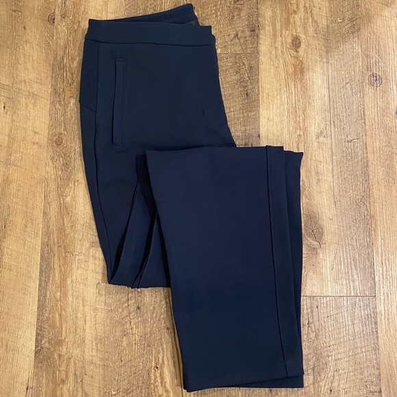 Lululemon On The Move Pant - Picture 2 of 4